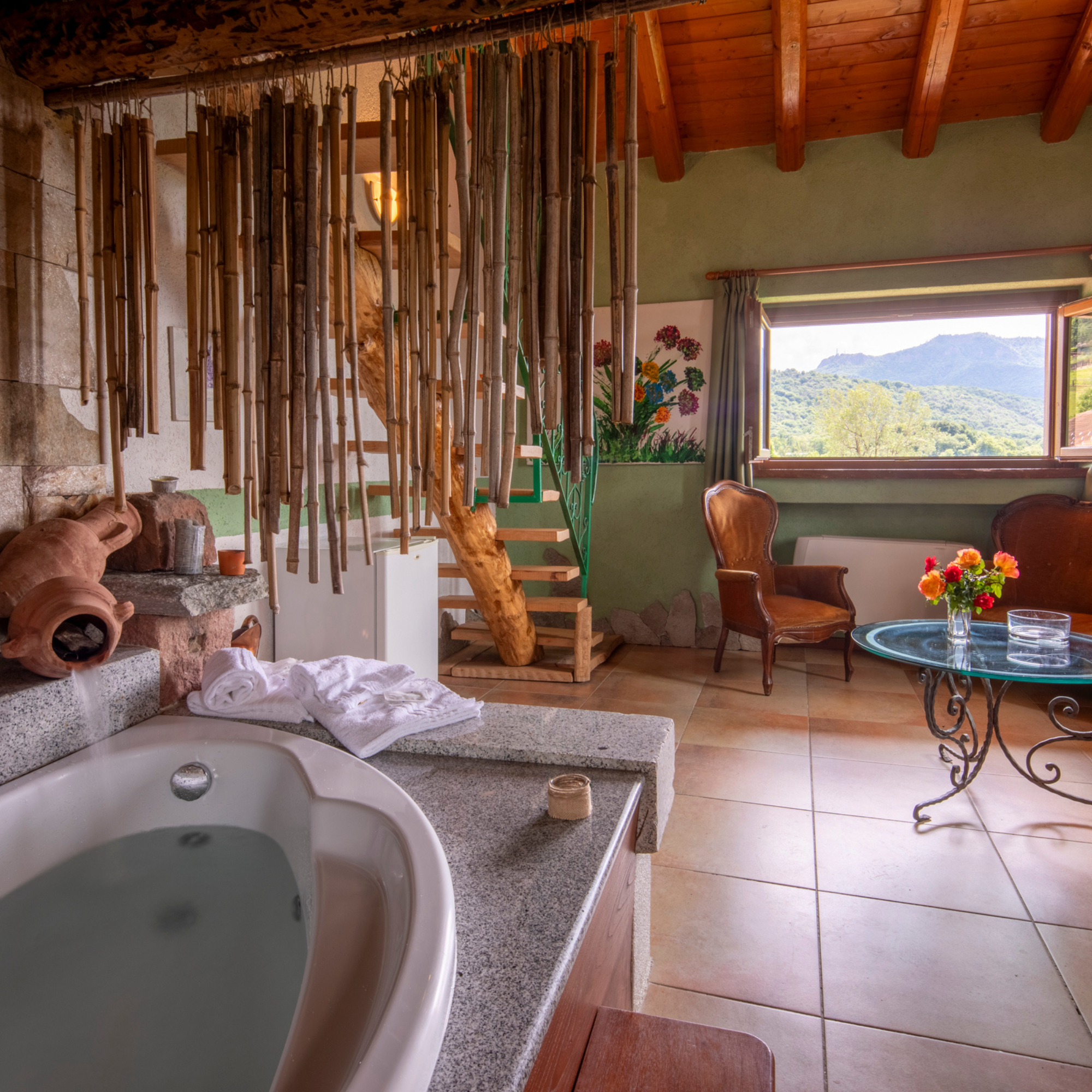 Il balcone sulla valle suite con vasca idromassaggio